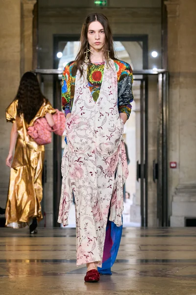 Look 25
